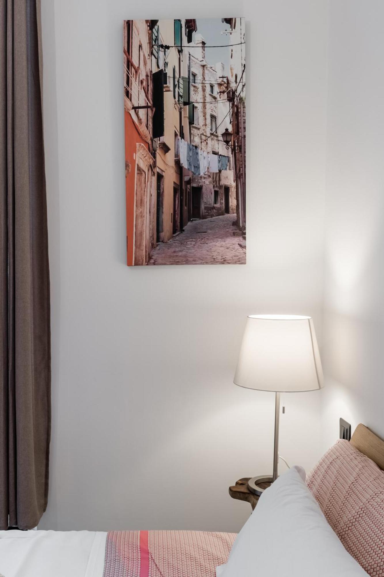 Acquario 5 Minuti, 1Br , Free A-C, Wifi & Netflix "City Center" By Tilo Cenova Dış mekan fotoğraf