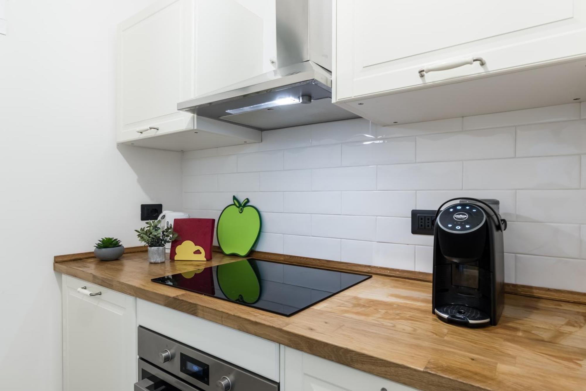Acquario 5 Minuti, 1Br , Free A-C, Wifi & Netflix "City Center" By Tilo Cenova Dış mekan fotoğraf
