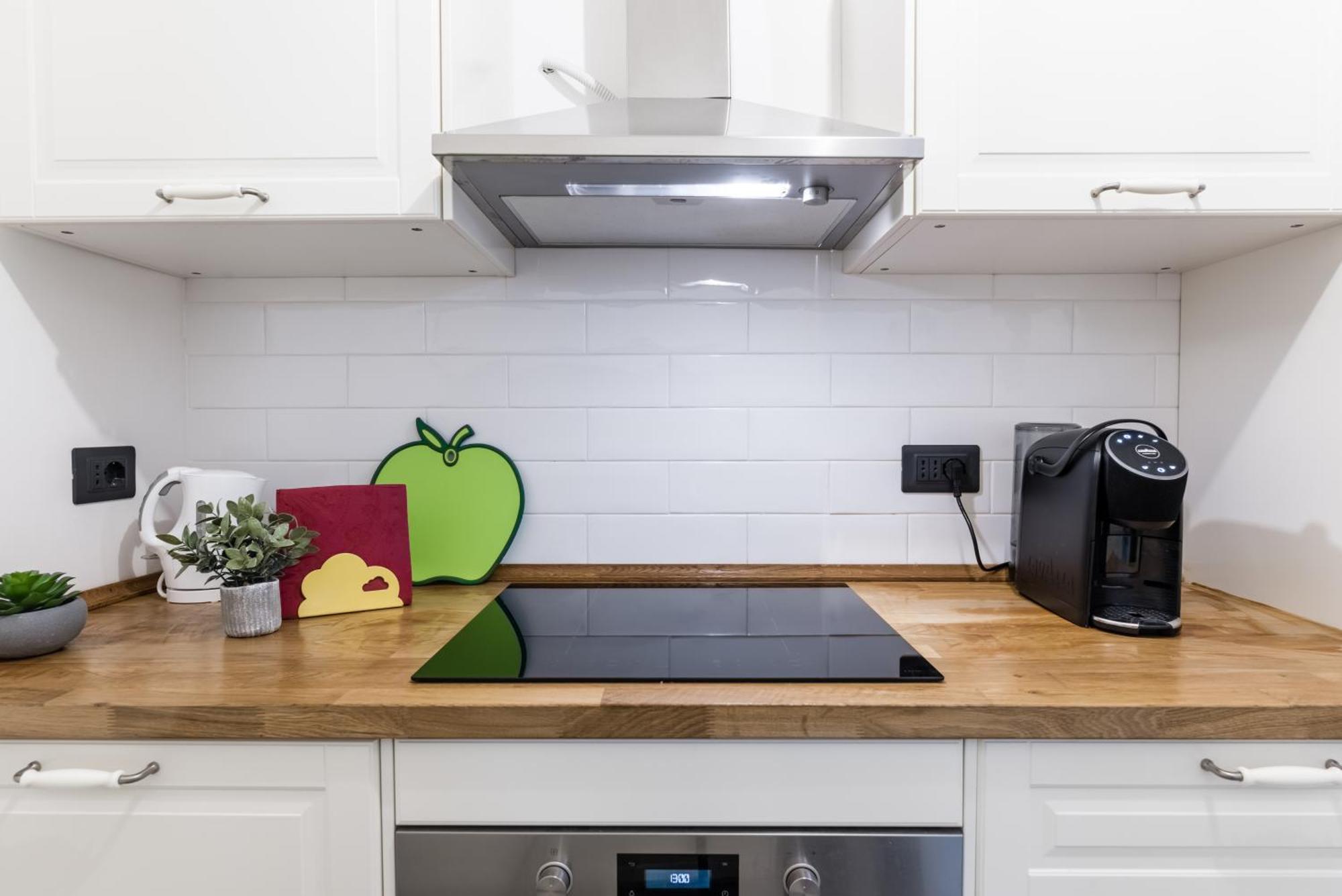 Acquario 5 Minuti, 1Br , Free A-C, Wifi & Netflix "City Center" By Tilo Cenova Dış mekan fotoğraf