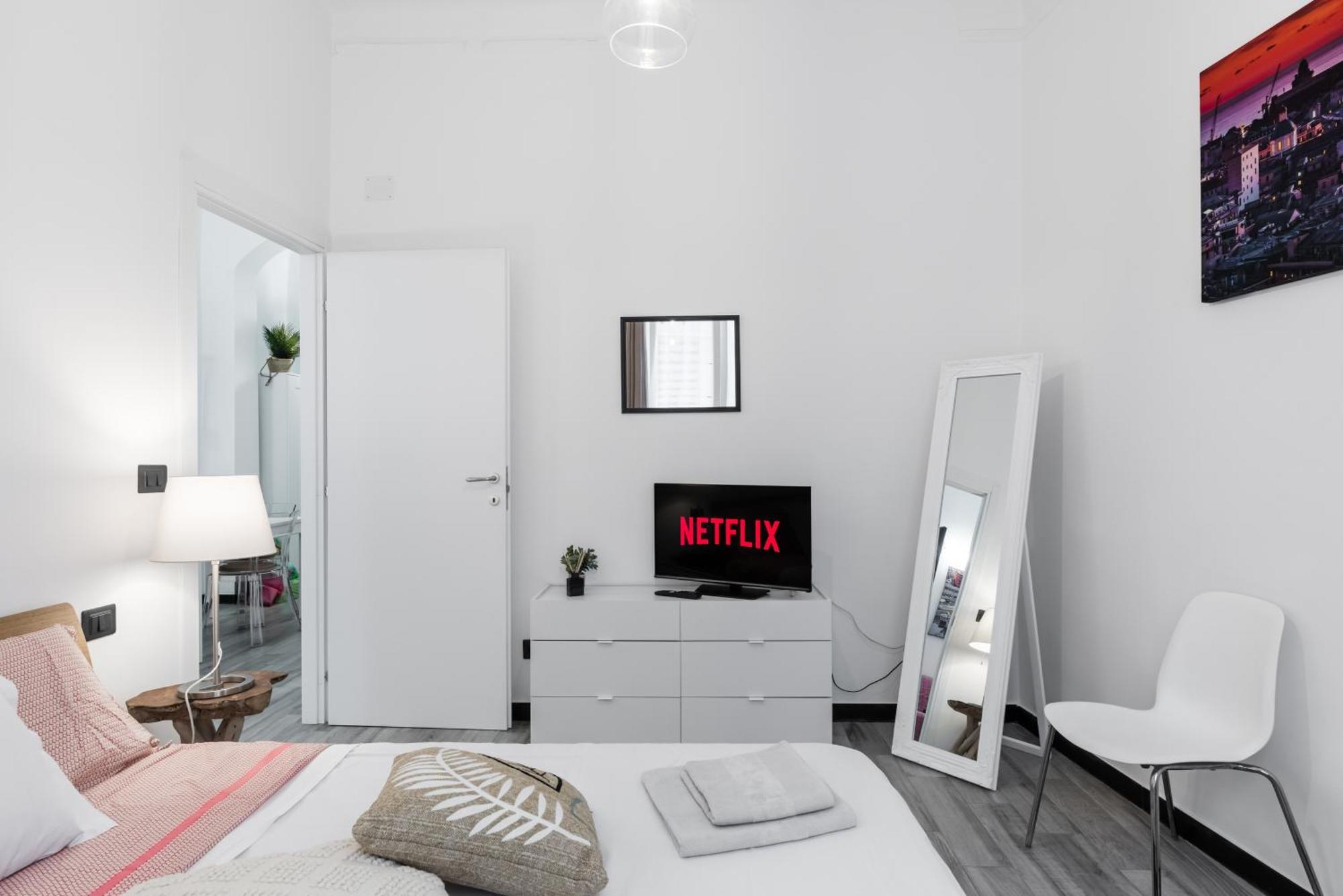 Acquario 5 Minuti, 1Br , Free A-C, Wifi & Netflix "City Center" By Tilo Cenova Dış mekan fotoğraf